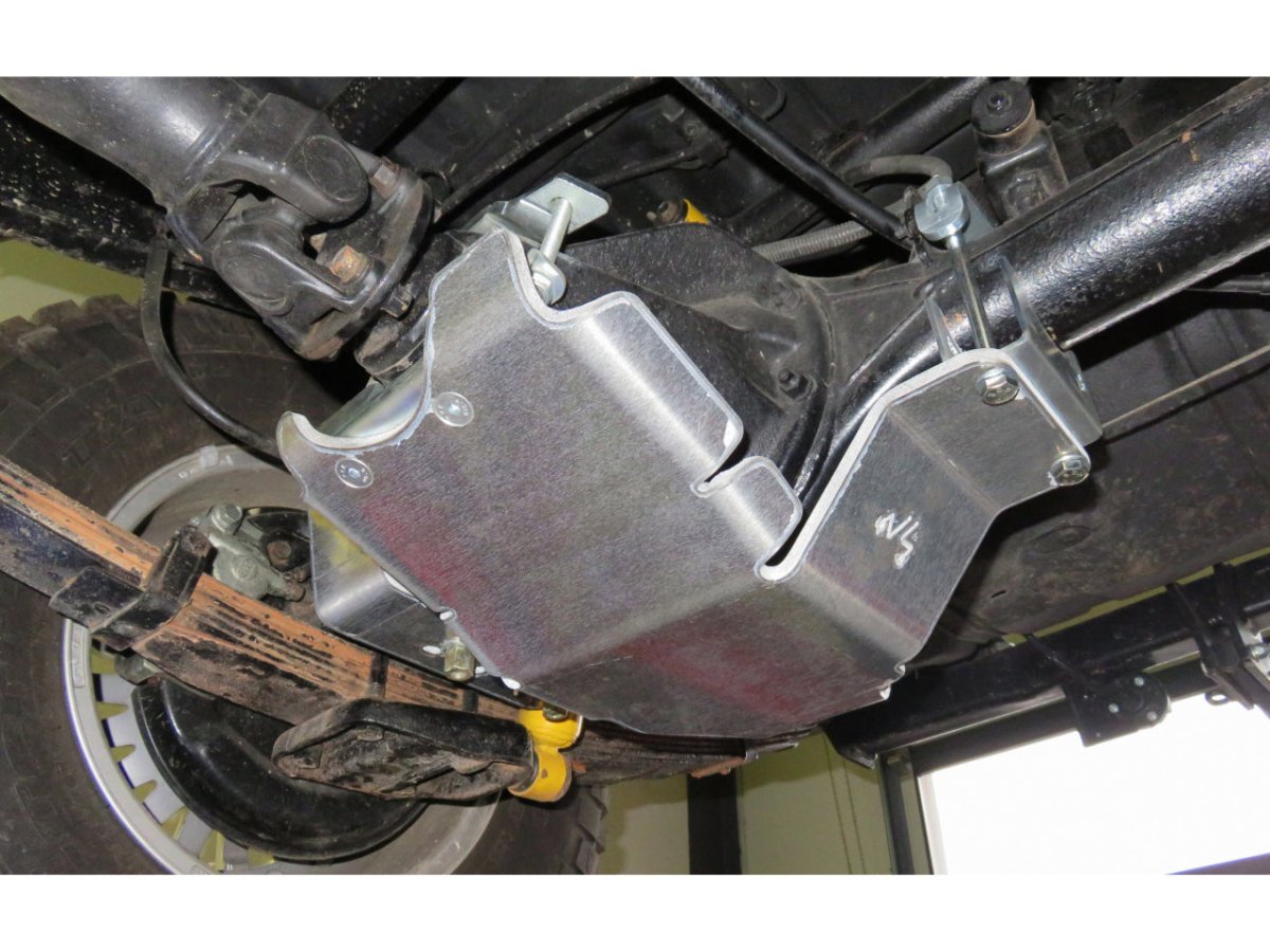Ski protection nez pont arrière aluminium 8mm Toyota Land Cruiser Série 7 après 1999 N4-Offroad - Toyota 70 Series
