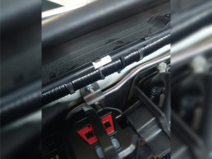 Kit support boitier relais treuil dans compartiment moteur Jimny 2018+ N4-Offroad sur Xperts4x4 Accessoires 4x4 Off-Road