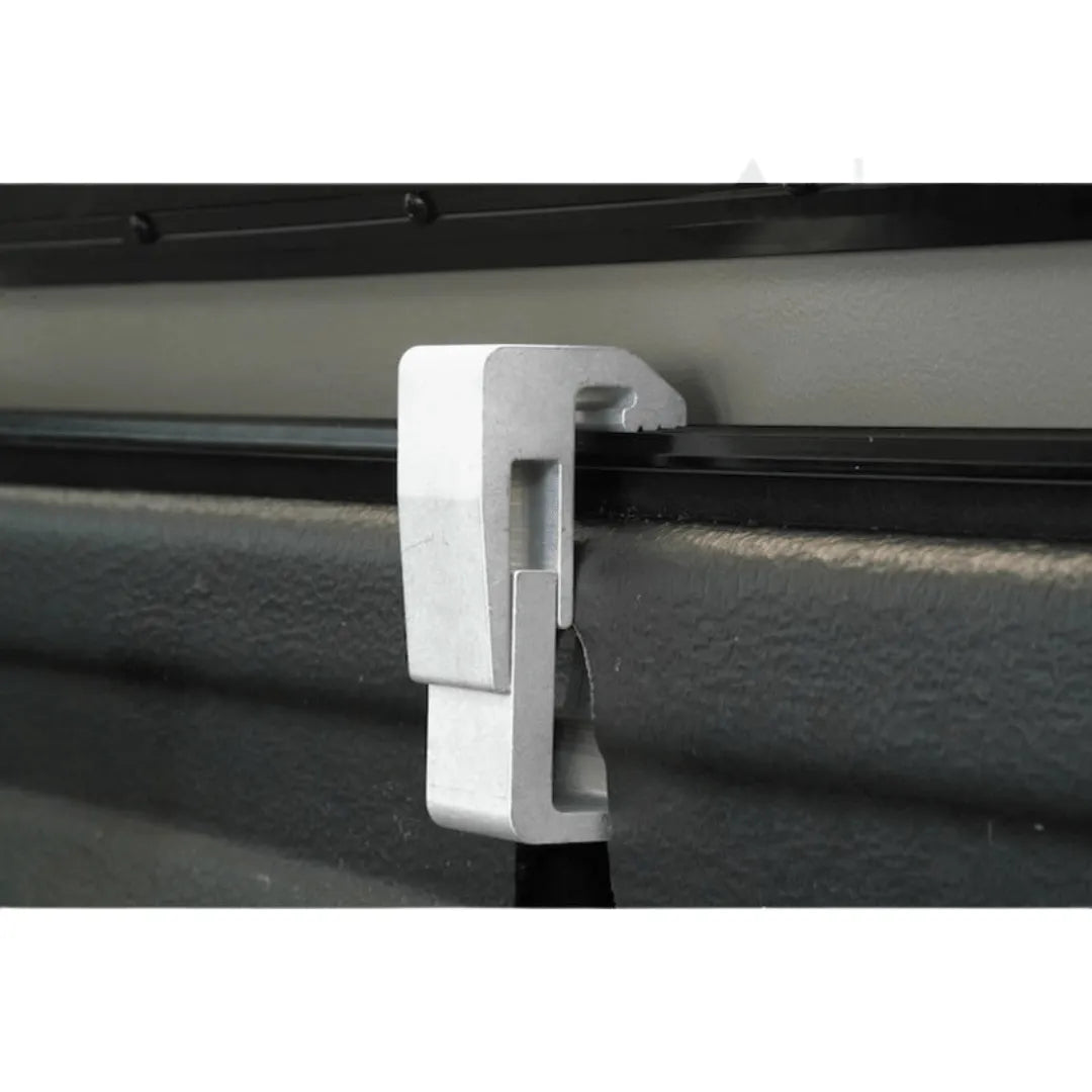 Hardtop Aeroklas pour VW Amarok 2010-2022 avec fenêtres coulissantes, finition robuste et design pratique pour le pickup.