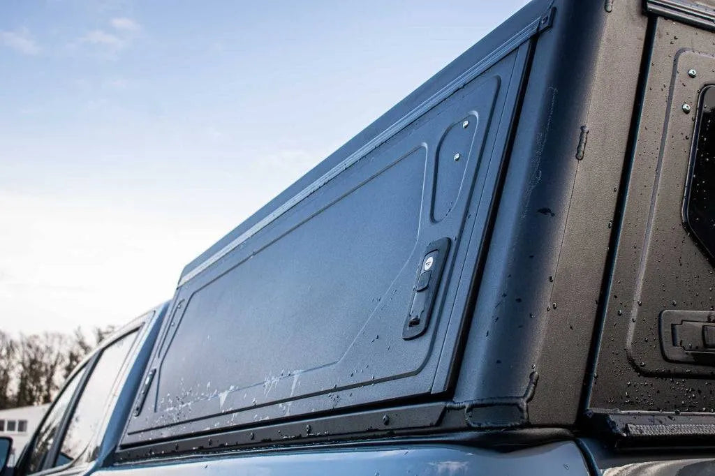 Hardtop Alu-Cab Contour Nissan Navara 2016+ Double Cab sur Xperts4x4 Accessoires 4x4 Off-Road