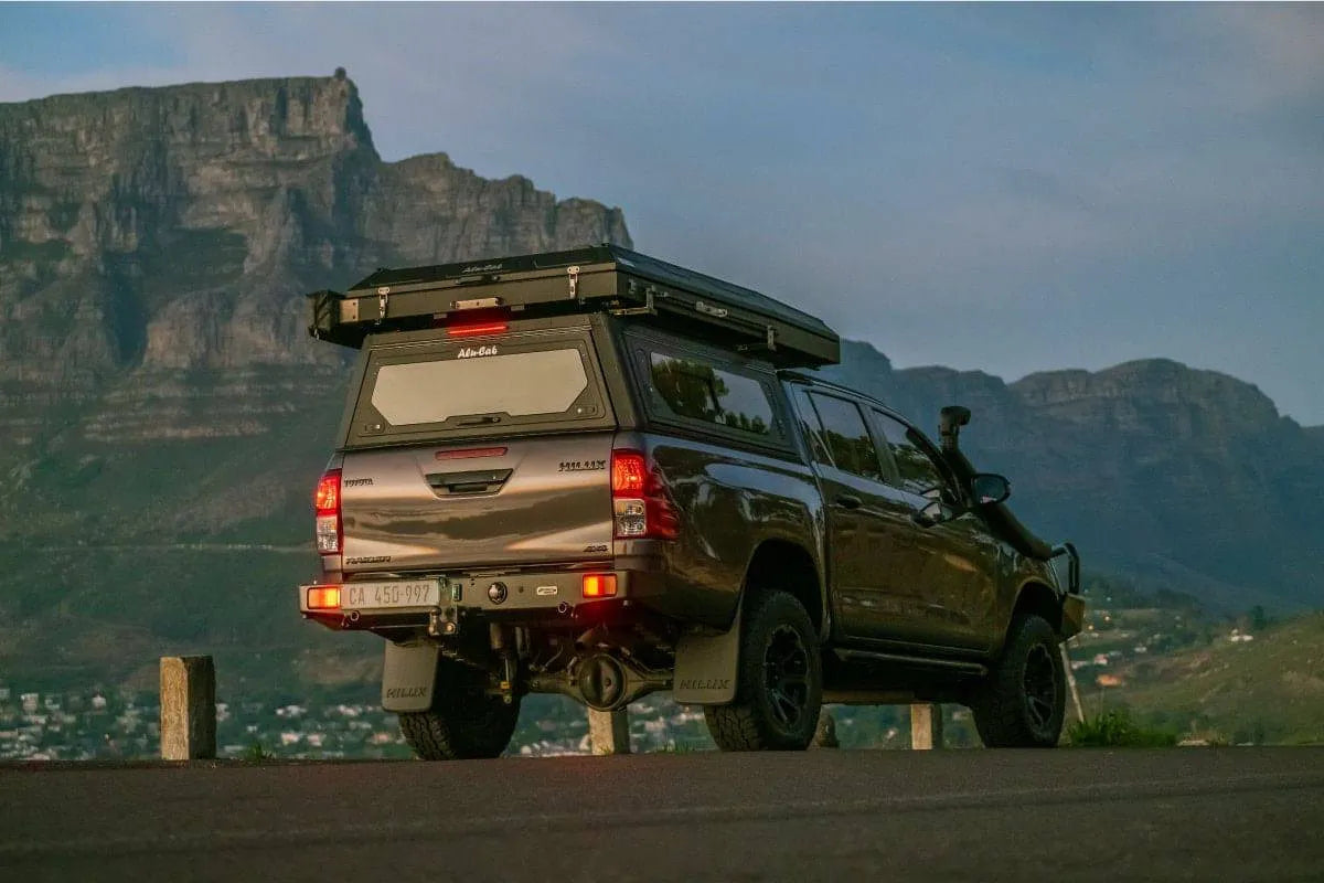 Hardtop Alu-Cab Contour Toyota Hilux 2016 à Présent sur Xperts4x4 Accessoires 4x4 Off-Road