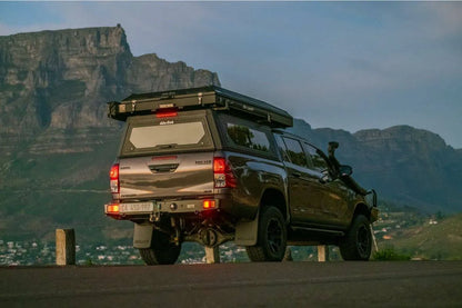 Hardtop Alu-Cab Contour Toyota Hilux 2016 à Présent sur Xperts4x4 Accessoires 4x4 Off-Road