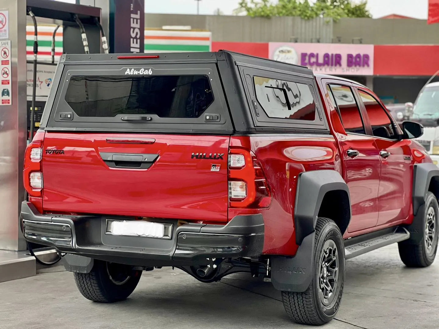 Hardtop Alu-Cab Contour Toyota Hilux 2016 à Présent sur Xperts4x4 Accessoires 4x4 Off-Road