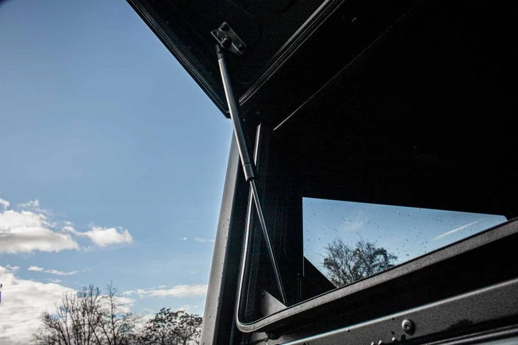 Hardtop Alu-Cab Contour Toyota Tacoma 2024+ sur Xperts4x4 Accessoires 4x4 Off-Road