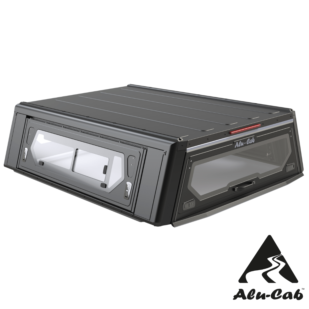 Hardtop Alu-Cab Contour en aluminium pour Volkswagen Amarok 2023+ double cab, vue de face avec fixation et finition.