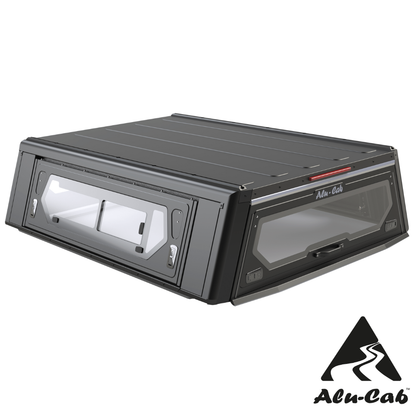 Hardtop Alu-Cab Contour en aluminium pour Volkswagen Amarok 2023+ double cab, vue de face avec fixation et finition.