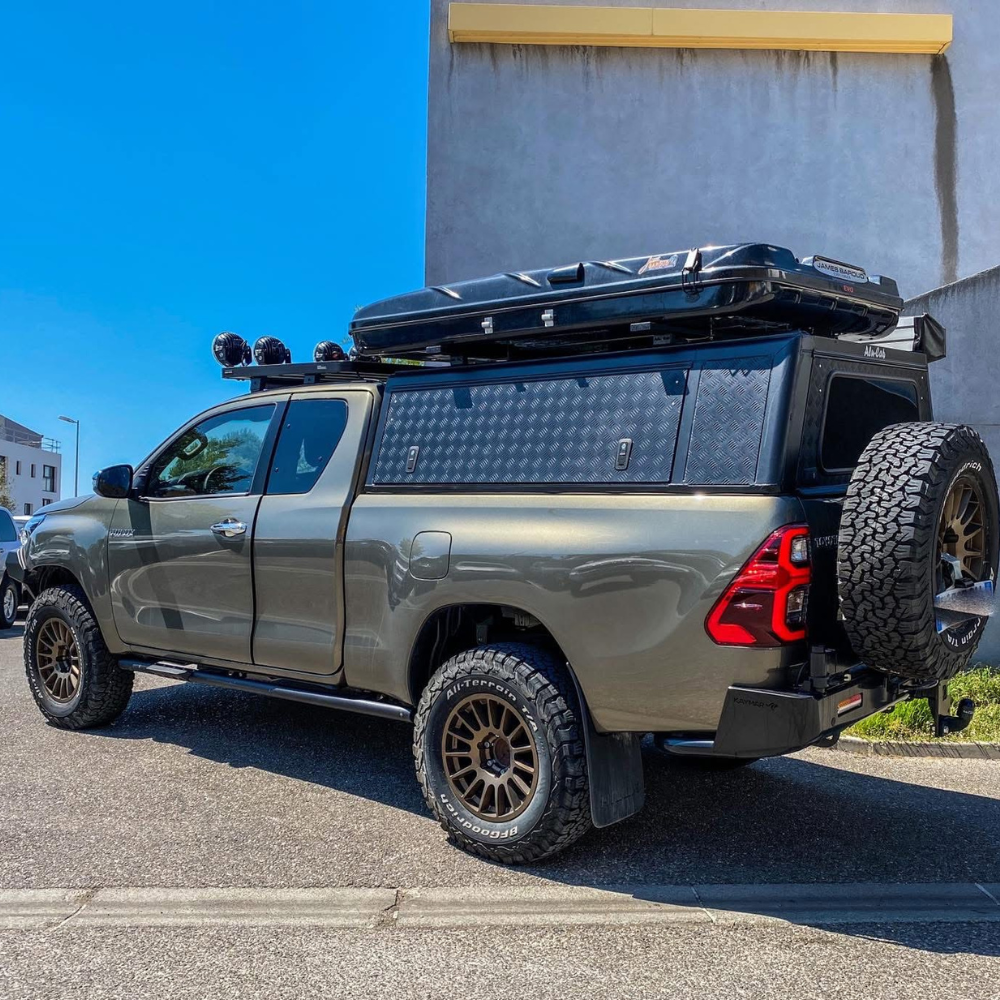 Hardtop Alu-Cab Explorer 3 Toyota Hilux 2005 à 2015 - Noir sur Xperts4x4 Accessoires 4x4 Off-Road