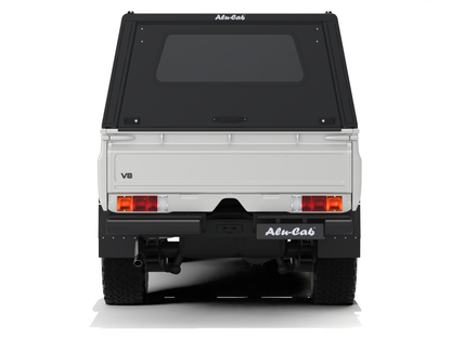 Hardtop Alu-Cab Explorer 3 pour Toyota Land Cruiser 79 Double-Cab, en aluminium robuste, installé sur le véhicule.