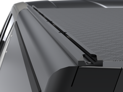 Capot hardtop Alu-Cab "Guard" pour Toyota Hilux Revo 2016+ double-cab, en aluminium, robuste et sécurisé.