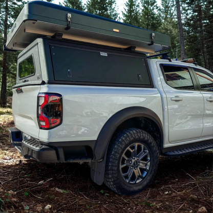 Hardtop en aluminium Alu-Cab Explorer 3 pour VW Amarok 2010-2022, couverture robuste pour camper ou stockage.