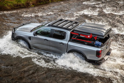 Support de benne ARB pour Toyota Hilux Revo 2016+ Double Cab, système de rack de lit robuste en métal noir.