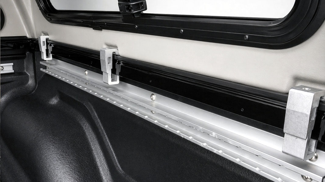 Hardtop STYLISH vitré Toyota Hilux 2026+ Double Cab | AEROKLAS Xperts 4x4