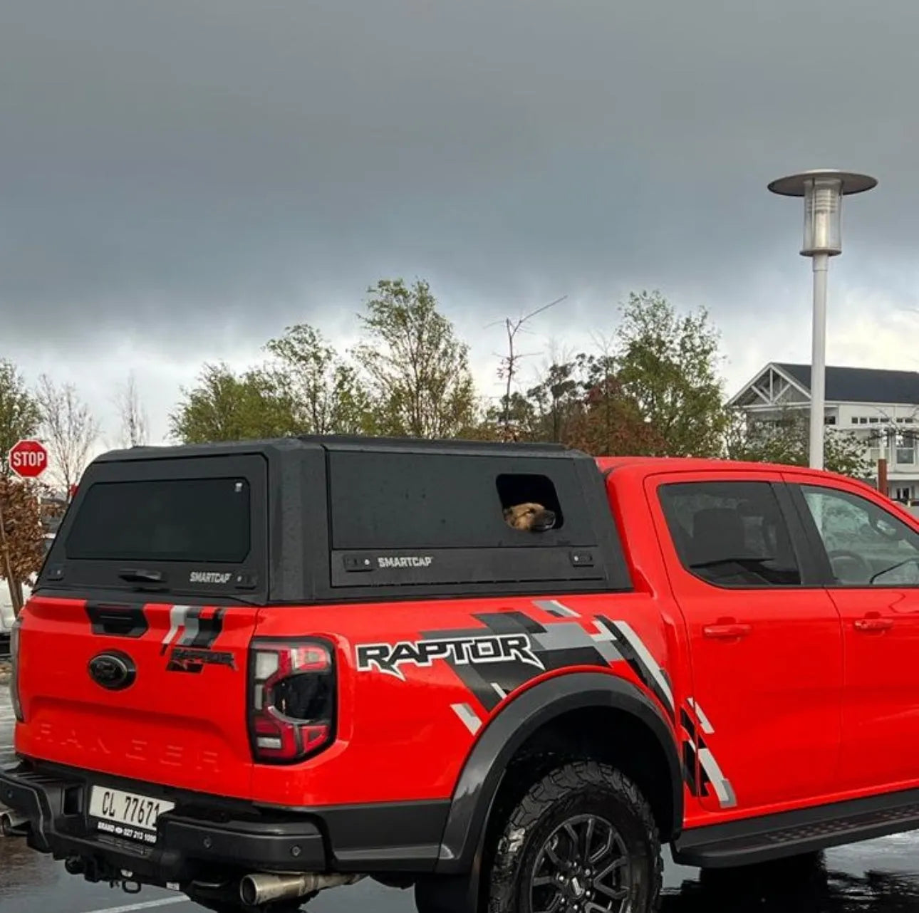 Hardtop RSI EVOs SPORT pour Ford Ranger Raptor 2023+ Next Gen, finition noire, montage sur le toit du véhicule.