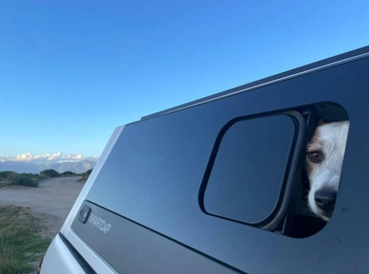 Hardtop RSI EVOs SPORT pour Ford Ranger Raptor 2023+ Next Gen, finition noire, vue de face avec détails de la structure.