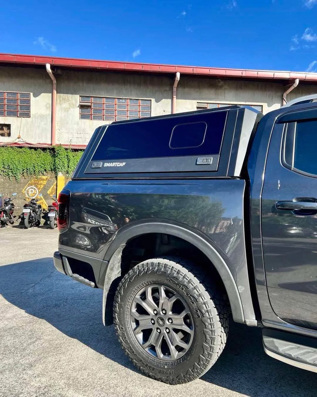 Hardtop RSI SMARTCAP RSI EVOs SPORT pour Ford Ranger Raptor 2023+ Next Gen, vue de face avec détails du design.