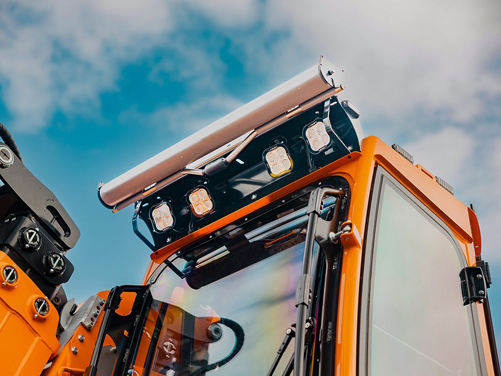 LAZER LAMPS Utility-50 Feu Arrière Rouge — Phare de Travail LED sur Xperts4x4 Accessoires 4x4 Off-Road