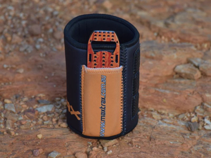 Porte canette isotherme MAXTRAX avec décapsuleur sur Xperts4x4 Accessoires 4x4 Off-Road