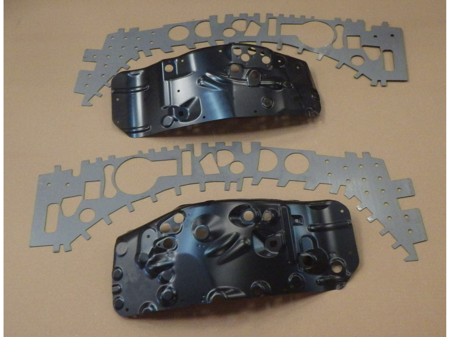 Kit de renforts d'ailes avant à souder pour Toyota Land Cruiser KDJ150 KDJ155 - kit de 4 pièces N4-Offroad sur Xperts4x4 Accessoires 4x4 Off-Road