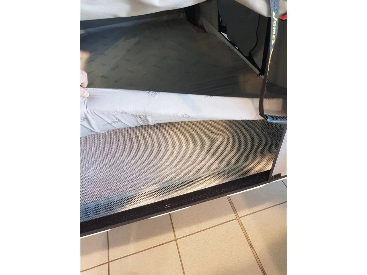 Matelas de anti-condensation 160x200 - JAMES BAROUD sur Xperts4x4 Accessoires 4x4 Off-Road