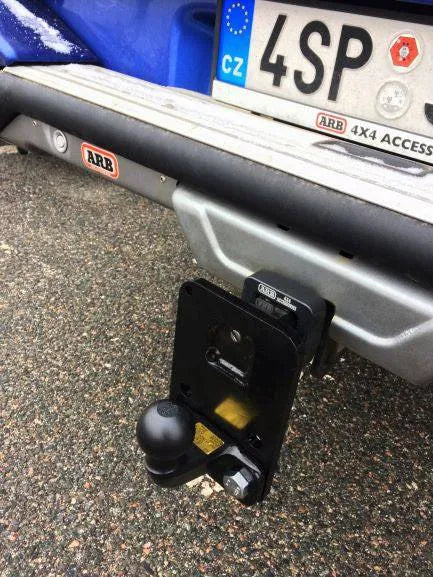 Adapteur Attelage Carré US | ARB 4x4 | Pour Chape Mixte sur Xperts4x4 Accessoires 4x4 Off-Road