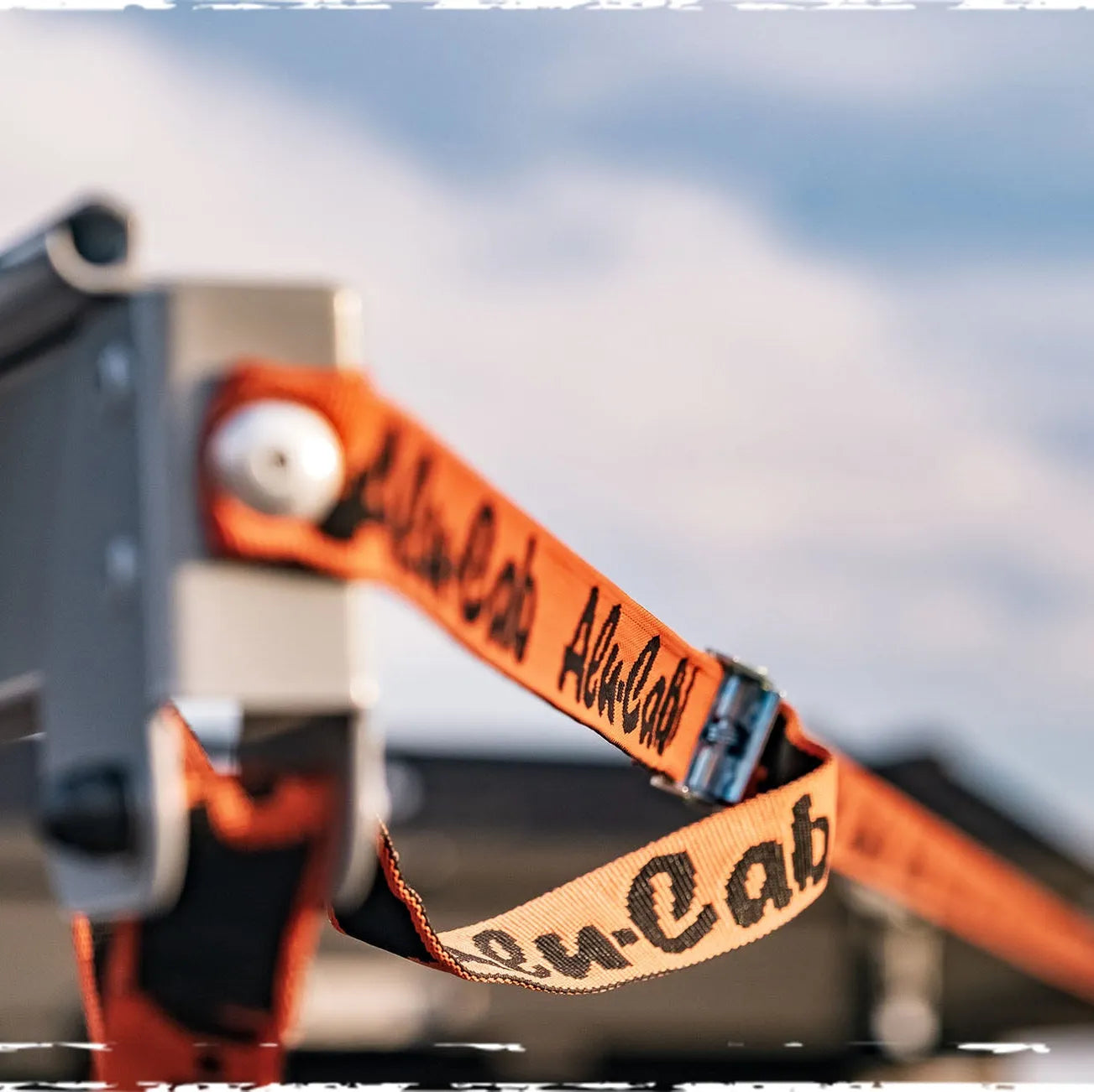 Auvent 180° 2.6m Autoportant Alu-Cab sur Xperts4x4 Accessoires 4x4 Off-Road