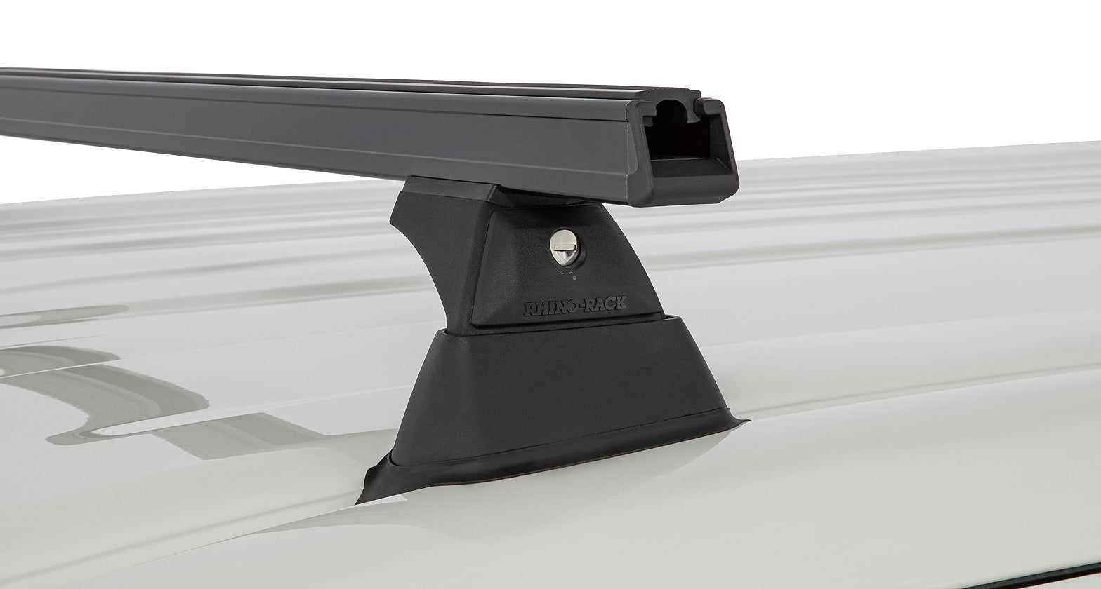 Kit 3 barres de toit noire 1650mm Heavy Duty avec pieds RCH Toyota Hiace Gen VI 2019+ - RHINO-RACK sur Xperts4x4 Accessoires 4x4 Off-Road