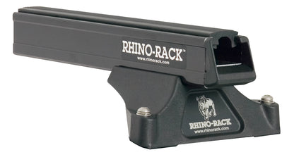 Kit de 3 barres de toit noires Heavy Duty RHINO-RACK avec pieds pour Ford Transit Custom 2014+ visible sur le véhicule.