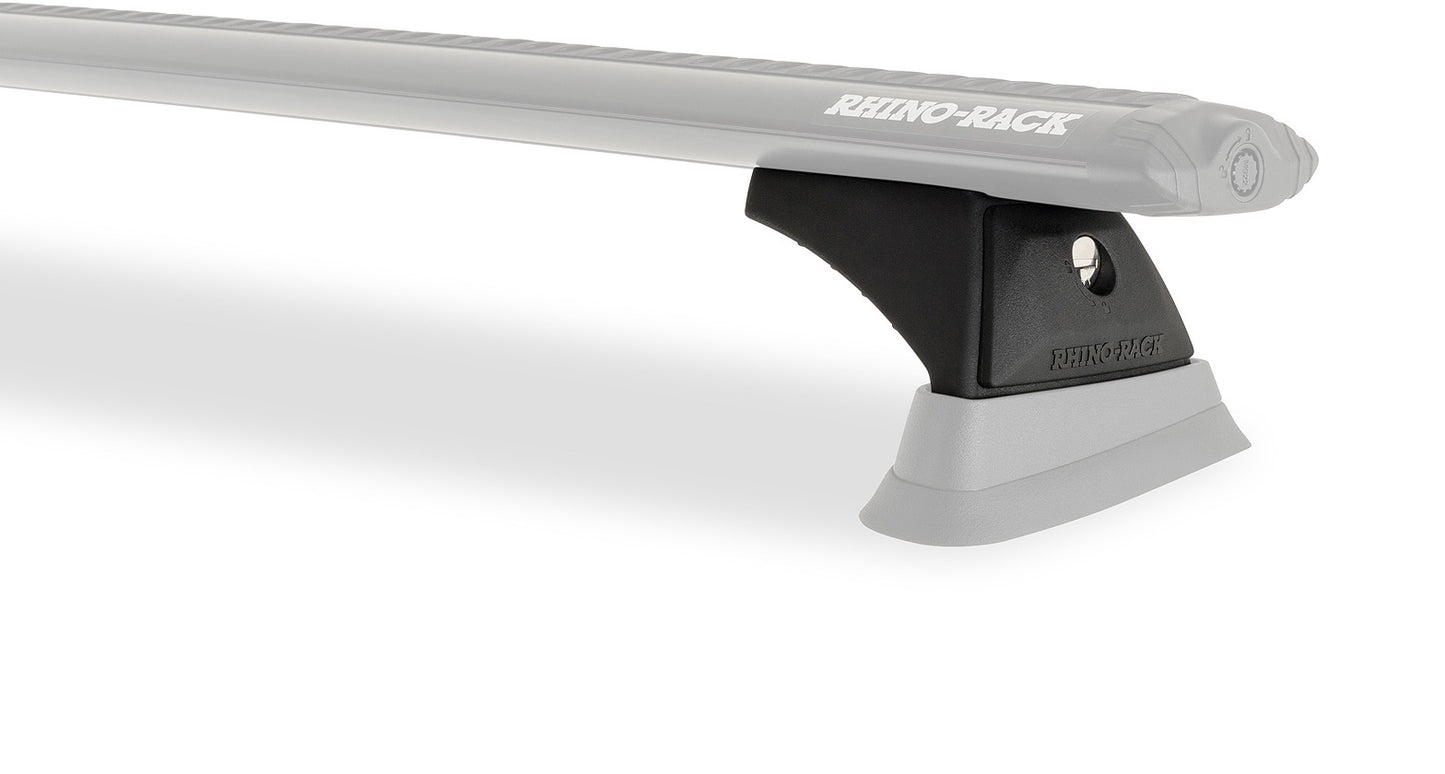 Kit 3 barres de toit Rhino-Rack Sportz 1650mm pour Toyota Hiace 2019+, montées sur le toit du véhicule.
