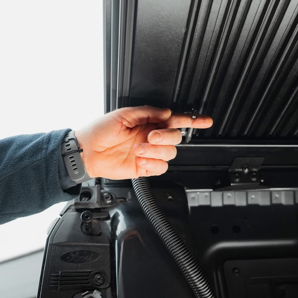 Couvre Benne Ford Ranger 2023 Extra Cab | Mountain Top EVOm Manual sur Xperts4x4 Accessoires 4x4 Off-Road