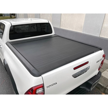 Couvre Benne Manuel Mountain Top EVOm – Toyota Hilux Revo 2016+ Double Cab sur Xperts4x4 Accessoires 4x4 Off-Road