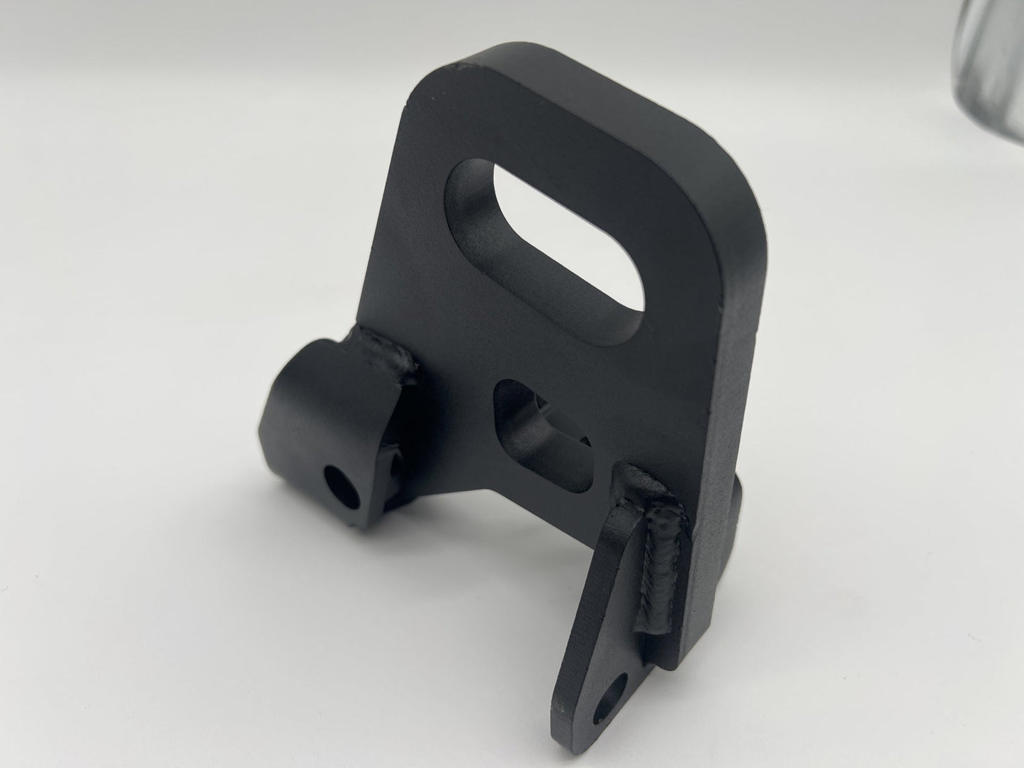 Anneau de remorquage Avant pour Mercedes Sprinter W906 W907 N4-Offroad sur Xperts4x4 Accessoires 4x4 Off-Road