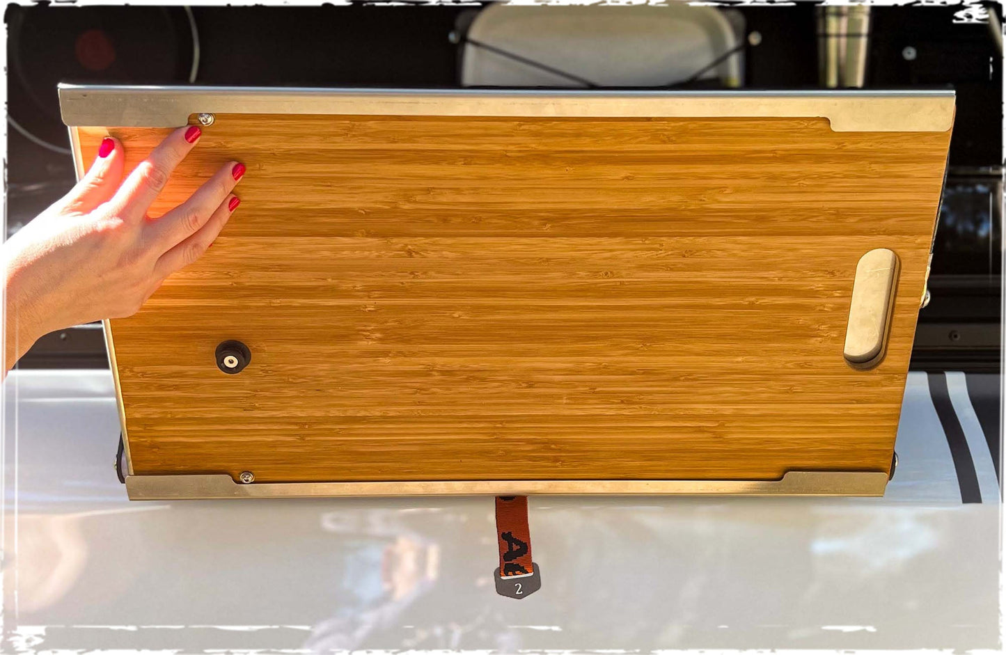 Coffre Cuisine Alu-Cab 1250 mm avec Tablette & Set Complet sur Xperts4x4 Accessoires 4x4 Off-Road