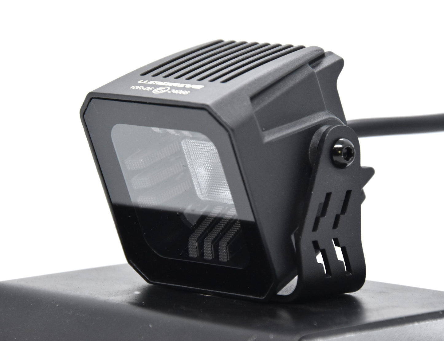 Feux de conduite LED LUMIDRIVE Dark Drive - Puissance & Style sur Xperts4x4 Accessoires 4x4 Off-Road