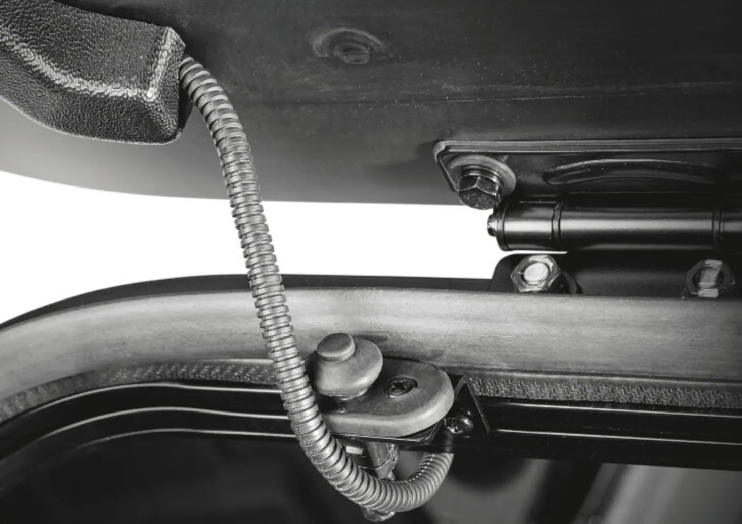 Hardtop Aeroklas Primer | Isuzu Dmax 2012-2020 Double Cab sur Xperts4x4 Accessoires 4x4 Off-Road