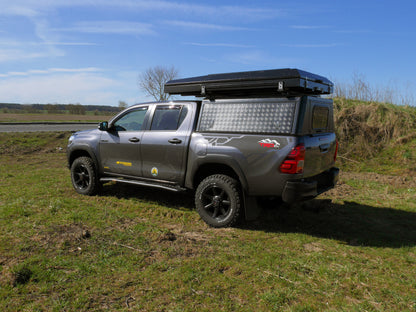 Hardtop Alu-Cab Adventure Toyota Hilux Vigo 2005-2015 sur Xperts4x4 Accessoires 4x4 Off-Road