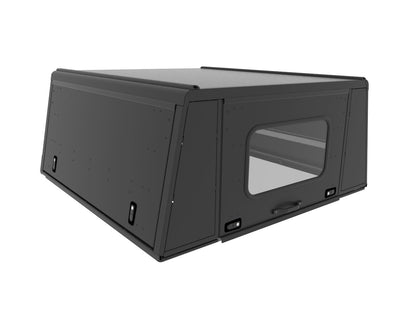 Hardtop Alu-Cab Adventure pour Toyota Land Cruiser 79 1999+, robuste hardtop en aluminium pour véhicule tout-terrain.
