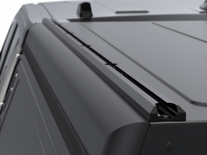 Hardtop Alu-Cab Contour Toyota Tundra 2022+ 5.5" CrewMax sur Xperts4x4 Accessoires 4x4 Off-Road