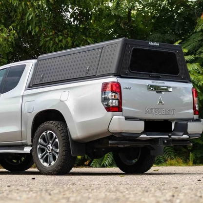 Hardtop Alu-Cab Explorer 3 Mitsubishi L200 2016+ sur Xperts4x4 Accessoires 4x4 Off-Road