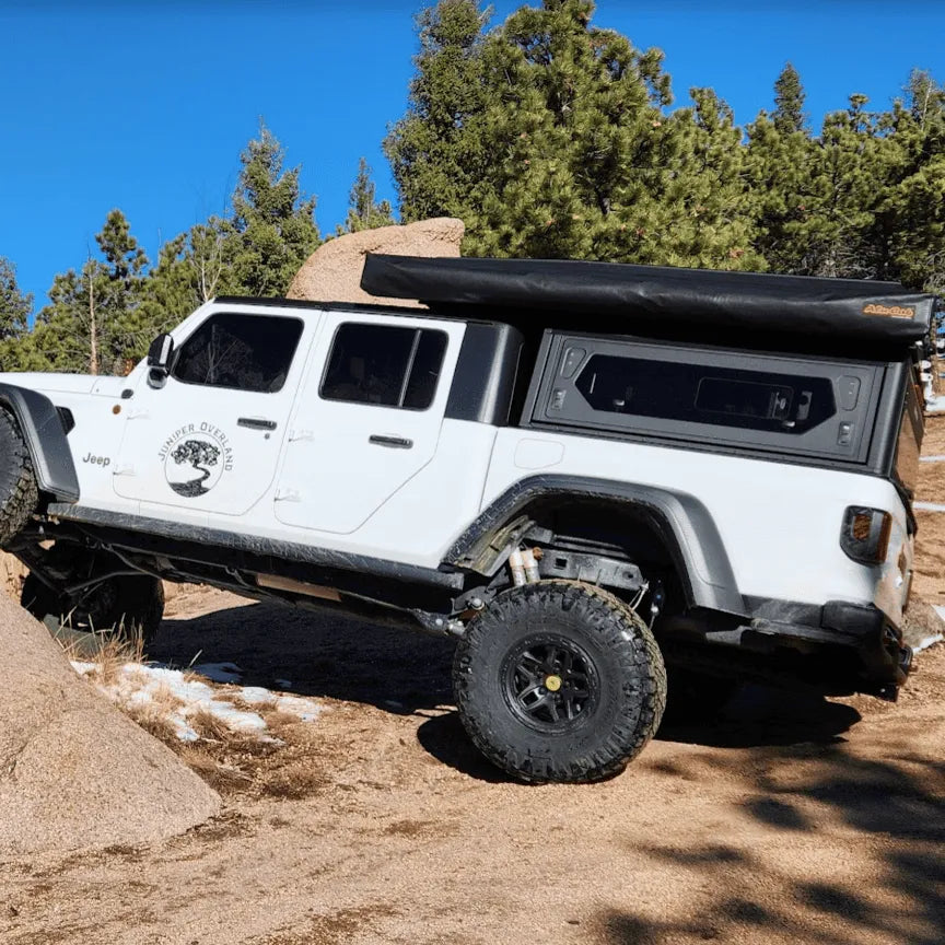 Hardtop Jeep Gladiator JT 2019+ | Alu-Cab Contour | Aluminium Noir sur Xperts4x4 Accessoires 4x4 Off-Road