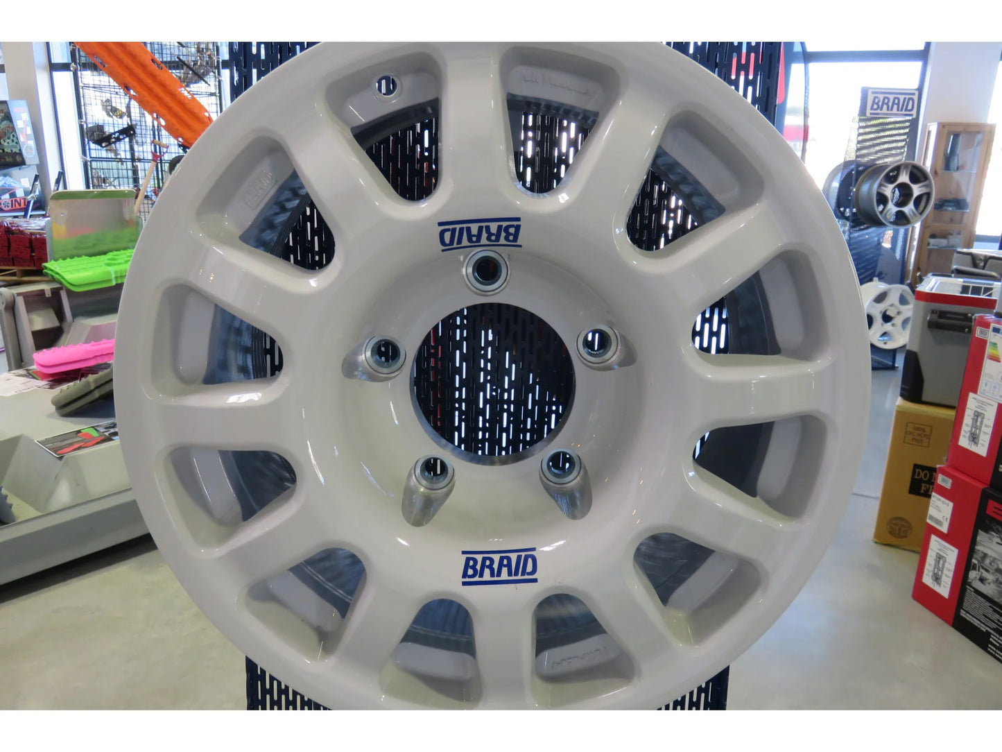 Jante Alu BRAID Fullrace T Blanche 8x17 6x139.7 ET5 sur Xperts4x4 Accessoires 4x4 Off-Road