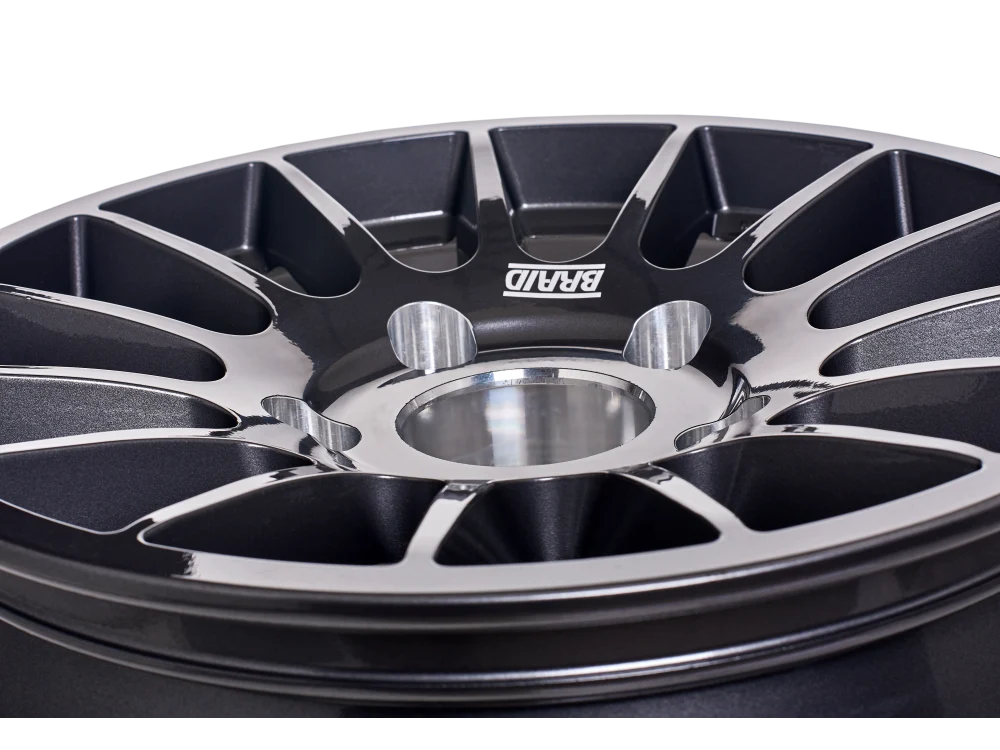 Jante Alu BRAID Winrace S Anthracite 8x17 6x130 ET10 sur Xperts4x4 Accessoires 4x4 Off-Road