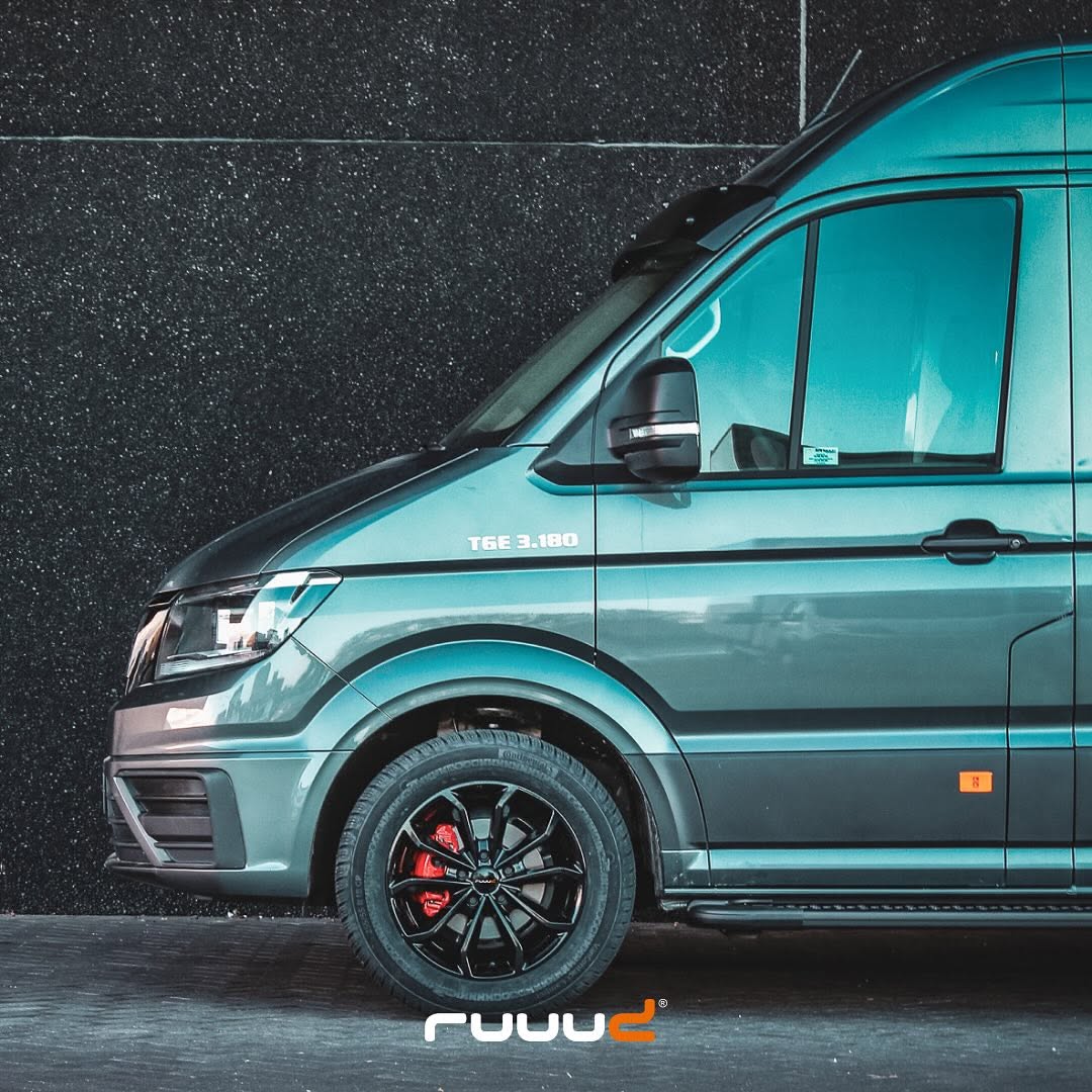 Jante Aluminium RUUUD 8x18 5x120 ET50 Gloss Black - Craftstar (Xenon) sur Xperts4x4 Accessoires 4x4 Off-Road