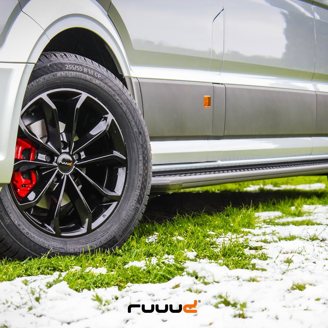 Jante Aluminium RUUUD 8x18 5x120 ET50 Gloss Black - Craftstar (Xenon) sur Xperts4x4 Accessoires 4x4 Off-Road