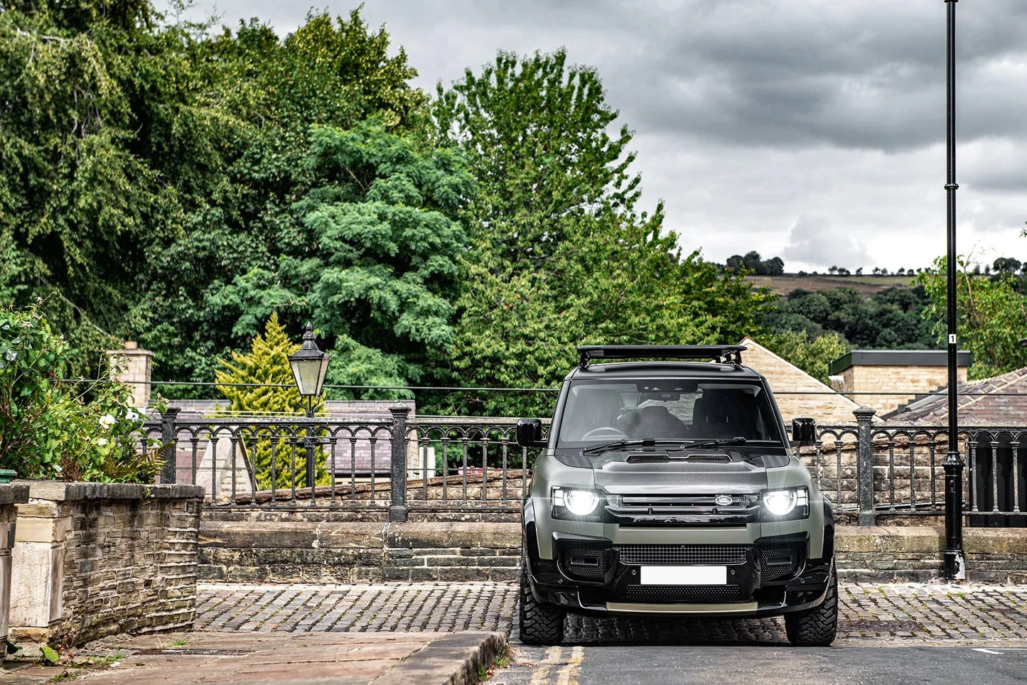 Capot Carbone Ventrilé KAHN Luxe - Defender 90/110/130 (2020+) sur Xperts4x4 Accessoires 4x4 Off-Road