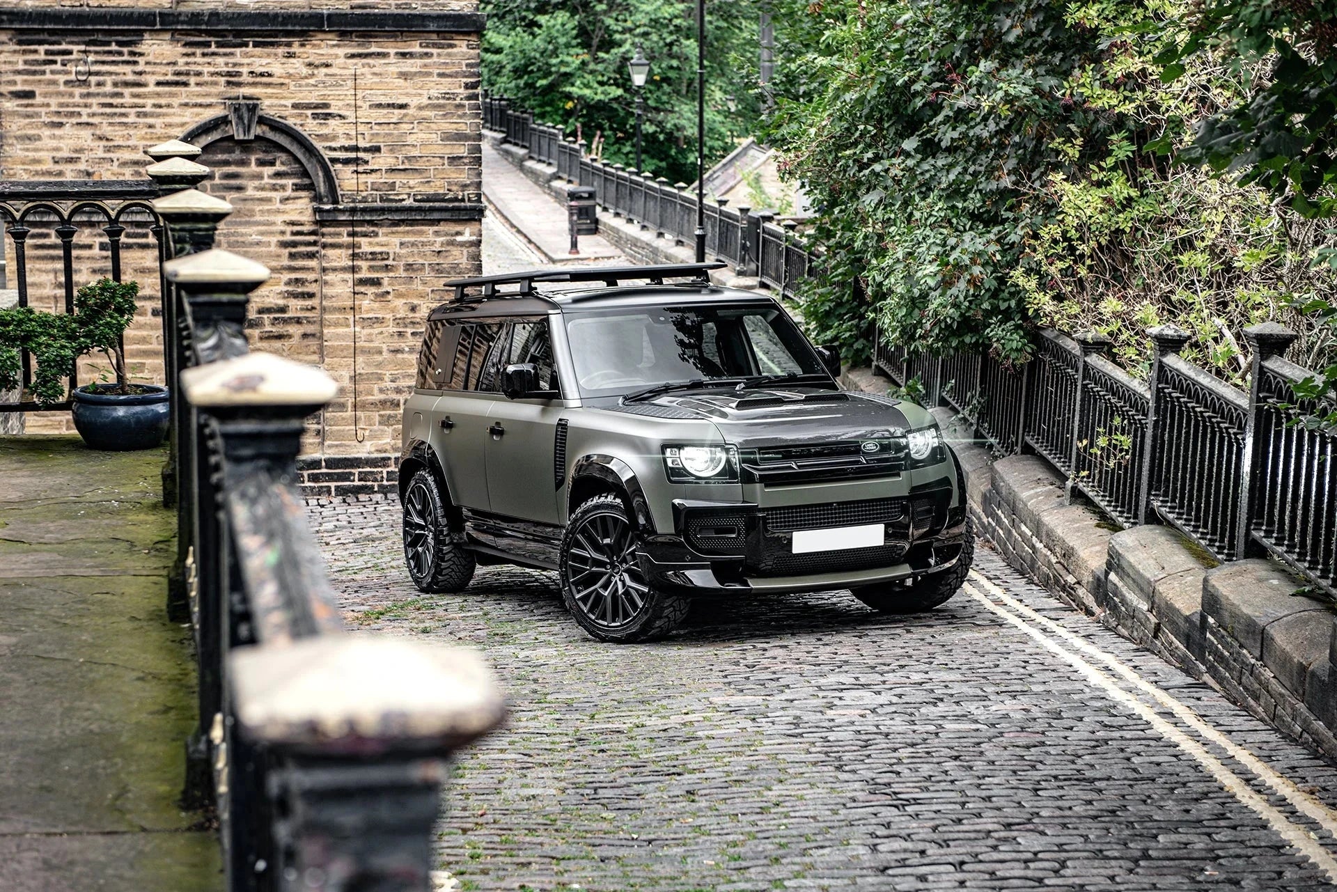 Capot Carbone Ventrilé KAHN Luxe - Defender 90/110/130 (2020+) sur Xperts4x4 Accessoires 4x4 Off-Road