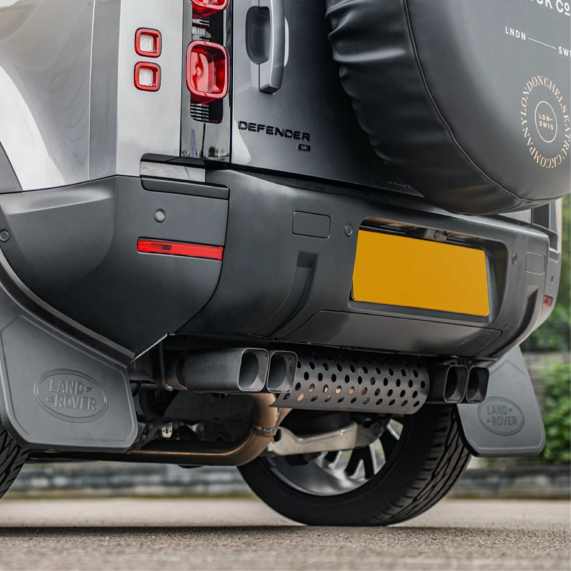 Échappement Quad Satin Black KAHN - Defender 110 2.0L (2020+) sur Xperts4x4 Accessoires 4x4 Off-Road