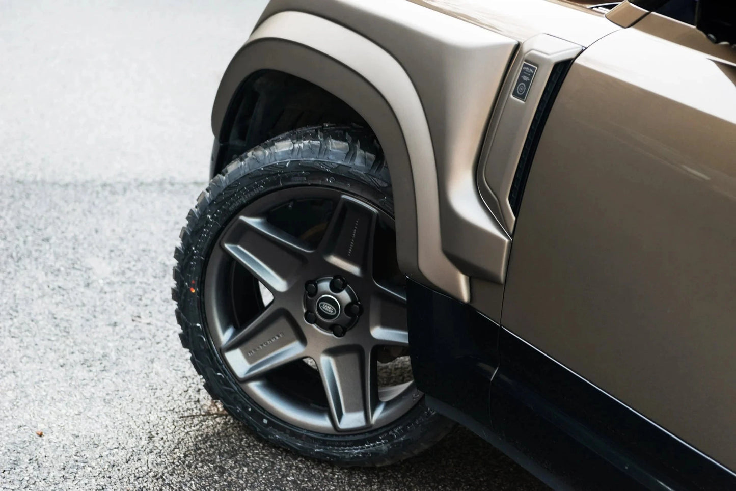 Kit Wide Track KAHN Defender 110 (2020+) - Look agressif & Premium sur Xperts4x4 Accessoires 4x4 Off-Road