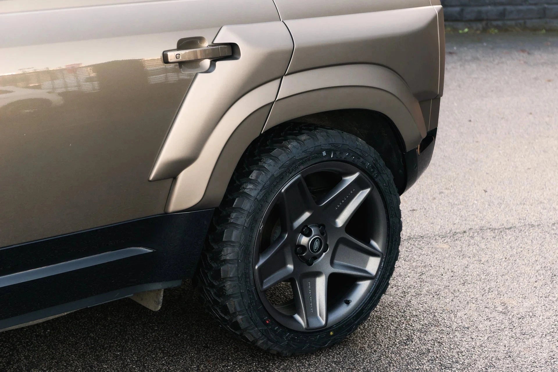 Kit Wide Track KAHN Defender 110 (2020+) - Look agressif & Premium sur Xperts4x4 Accessoires 4x4 Off-Road