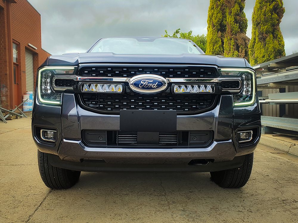 Kit Grille LAZER LAMPS Ford Ranger Limited 2023+ — 2x Triple-R 850 Intégré sur Xperts4x4 Accessoires 4x4 Off-Road