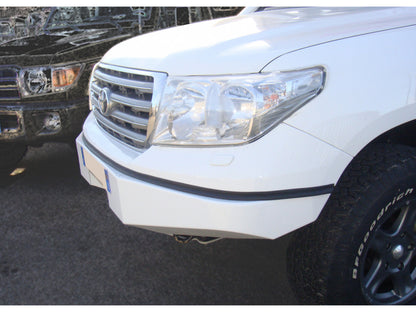 Pare-chocs avant en acier N4 OFFROAD pour Toyota Land Cruiser VDJ200, robuste et adapté à l'offroad.
